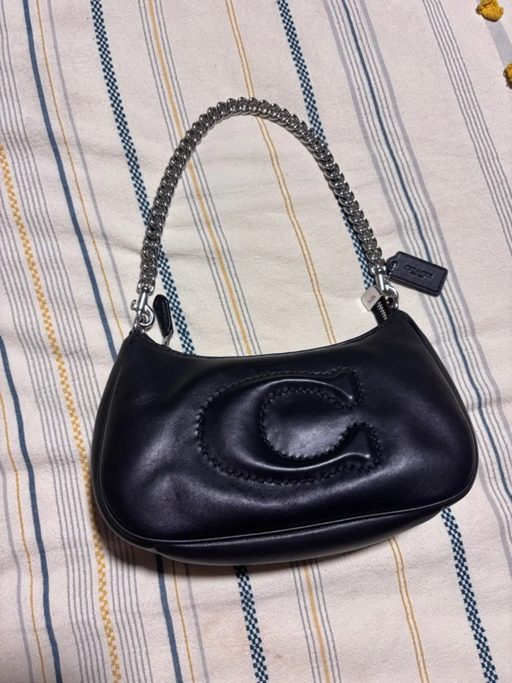Coach Teri Shoulder Bag with Signature Quilting in black with silver hardware - Picture 1 of 11